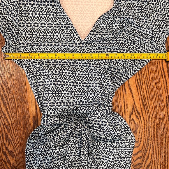 J. McLaughlin True Wrap Dress Short Sleeve Blue Geometric Print Collar Tie, L - Picture 10 of 11